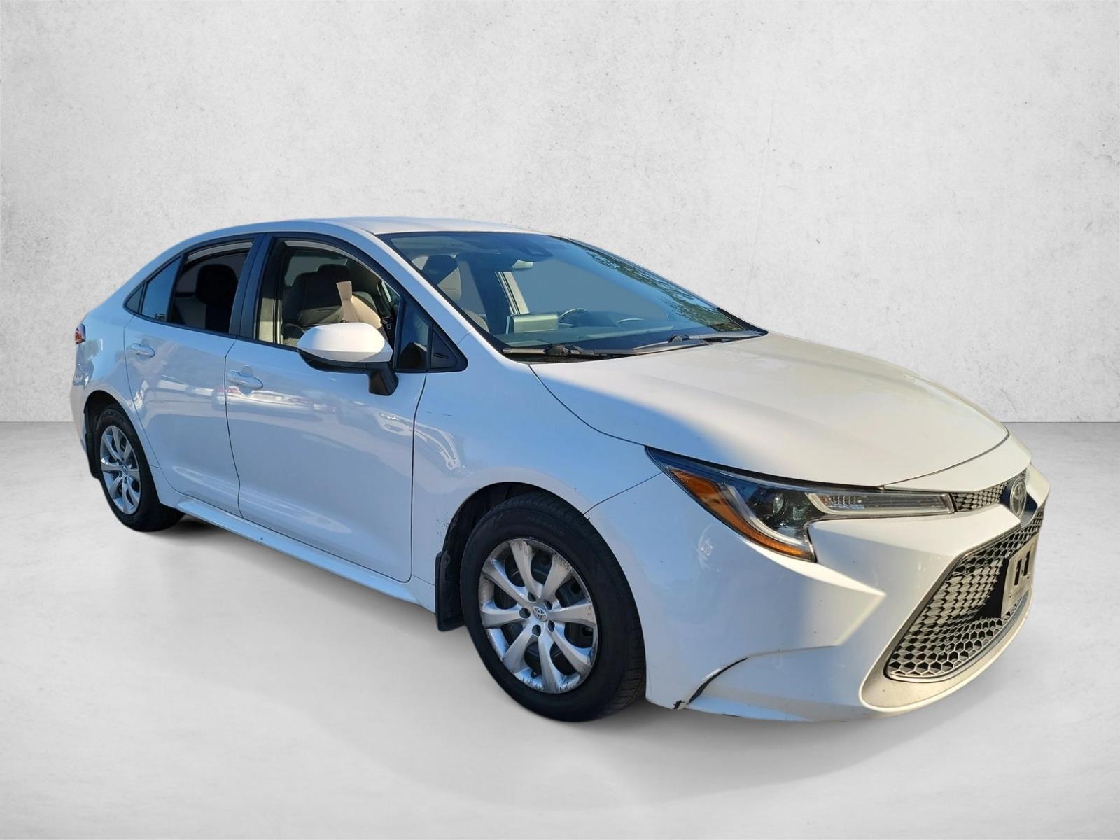 2021 Toyota Corolla LE photo 3