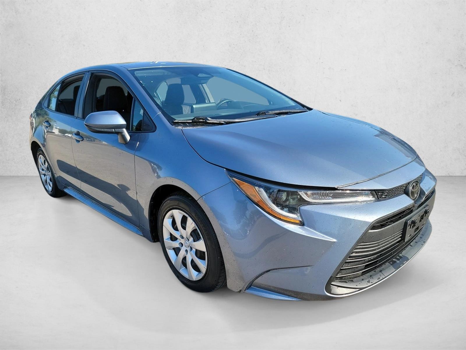 2023 Toyota Corolla LE photo 3