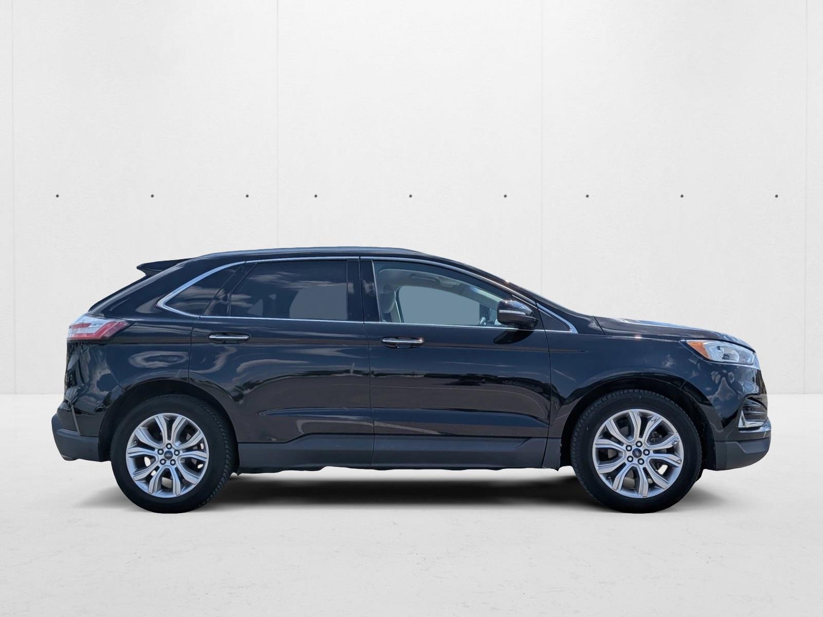 2019 Ford Edge Titanium photo 4