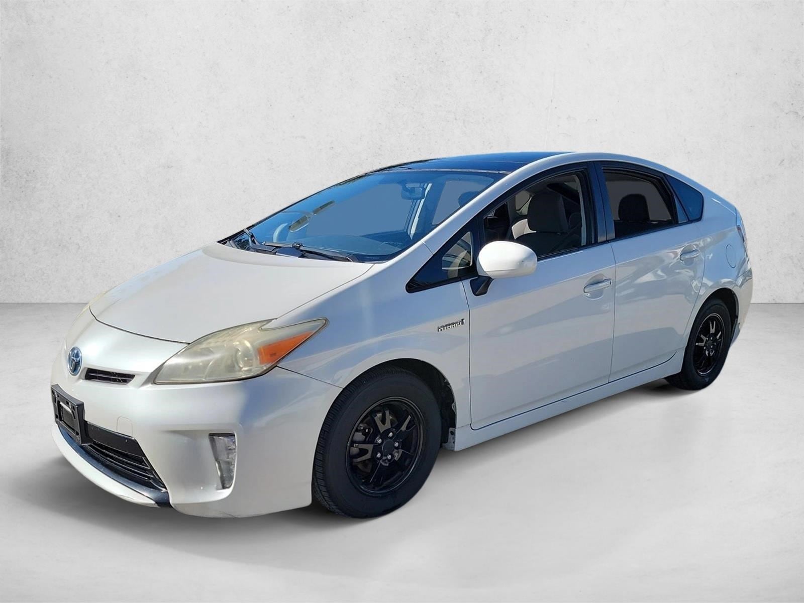 2014 Toyota Prius Three's photo