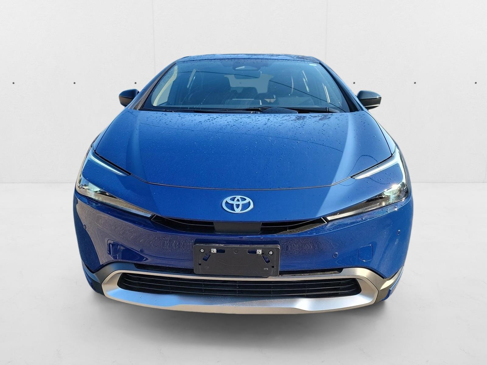 2025 Toyota Prius Plug-in Hybrid SE photo 2