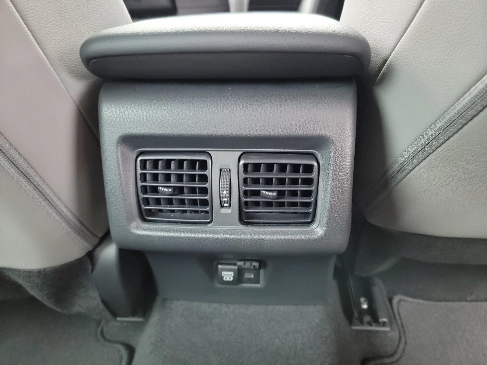2026 Toyota Camry SE - Photo 17