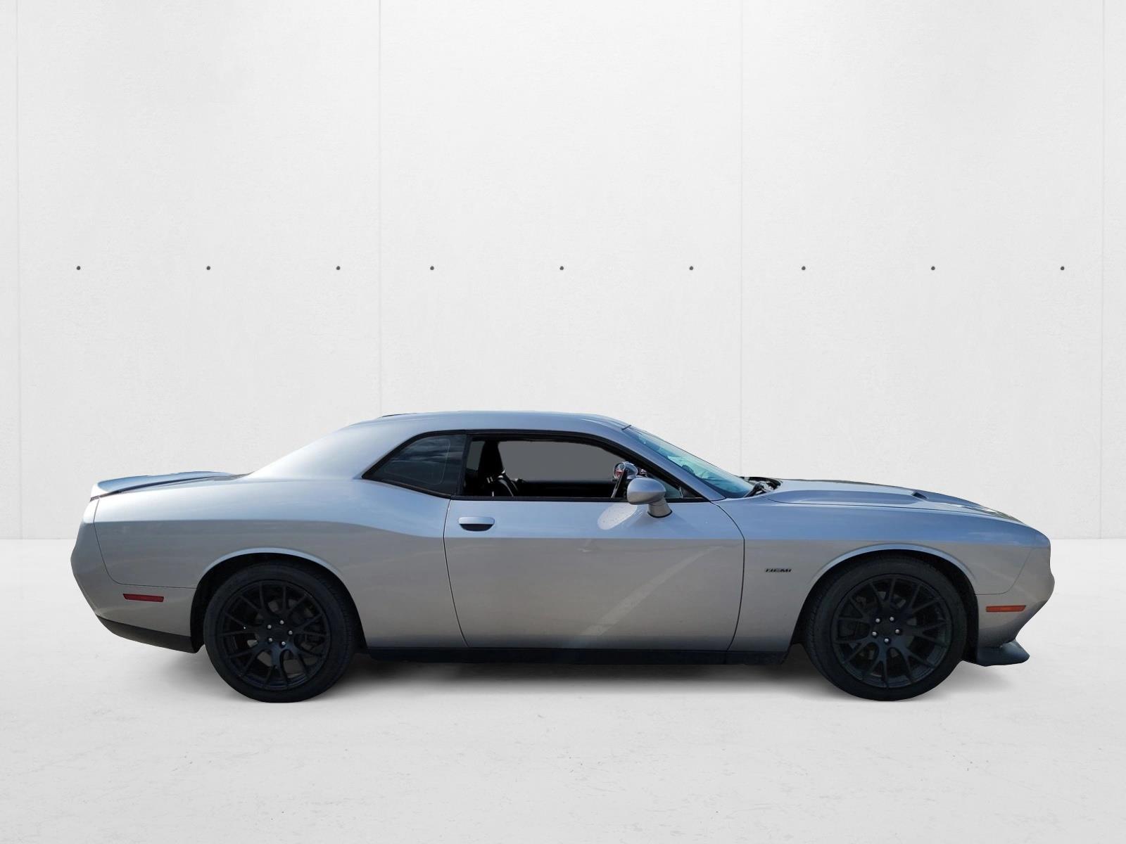 2018 Dodge Challenger R/T photo 4