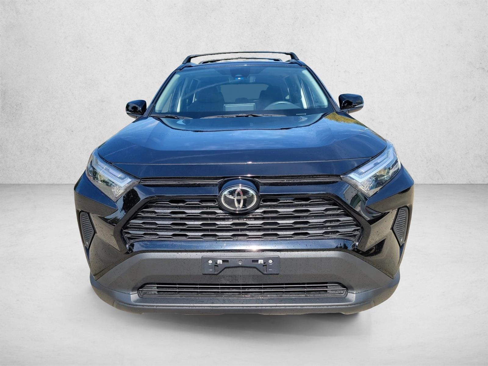 2025 Toyota RAV4 XLE photo 2