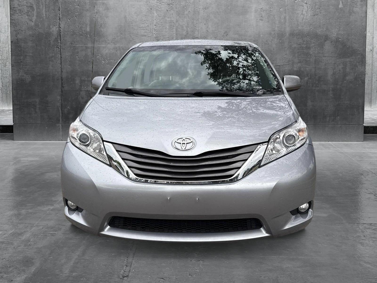 Used 2013 Toyota Sienna XLE with VIN 5TDYK3DC4DS399470 for sale in Austin, TX