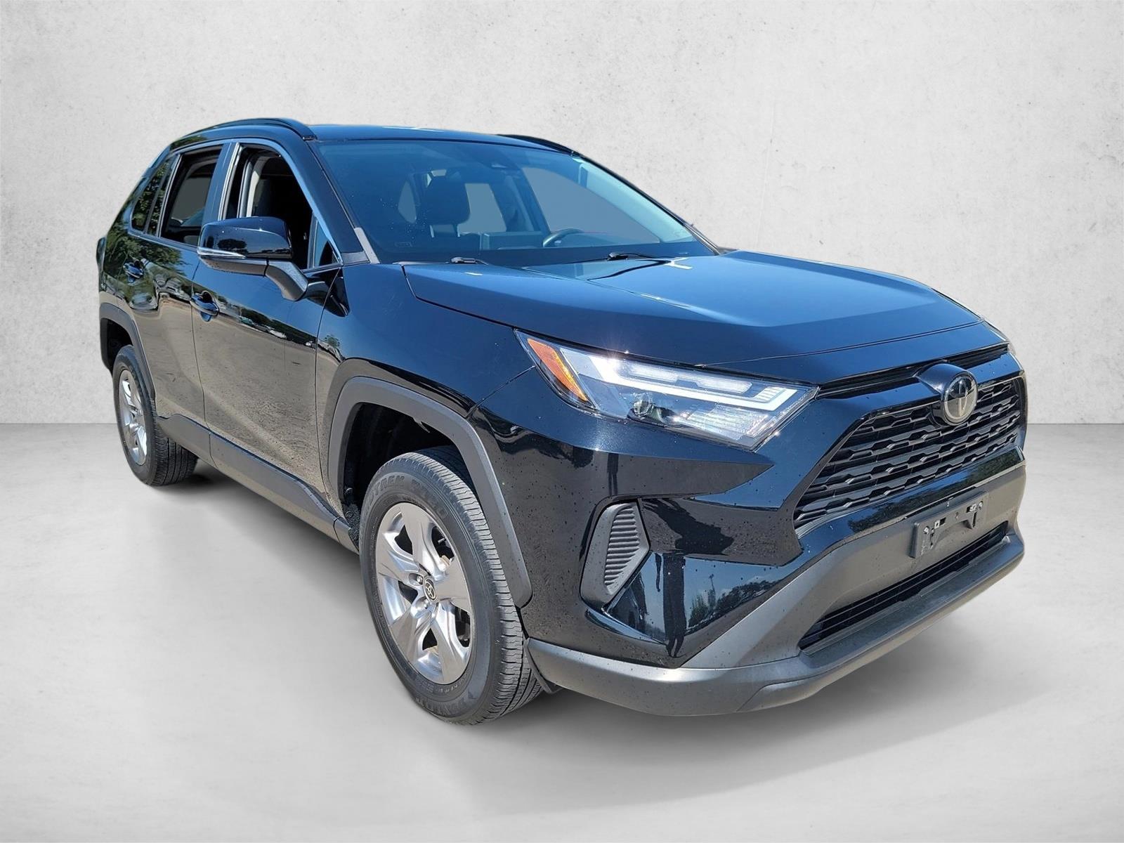 2023 Toyota RAV4 XLE photo 2