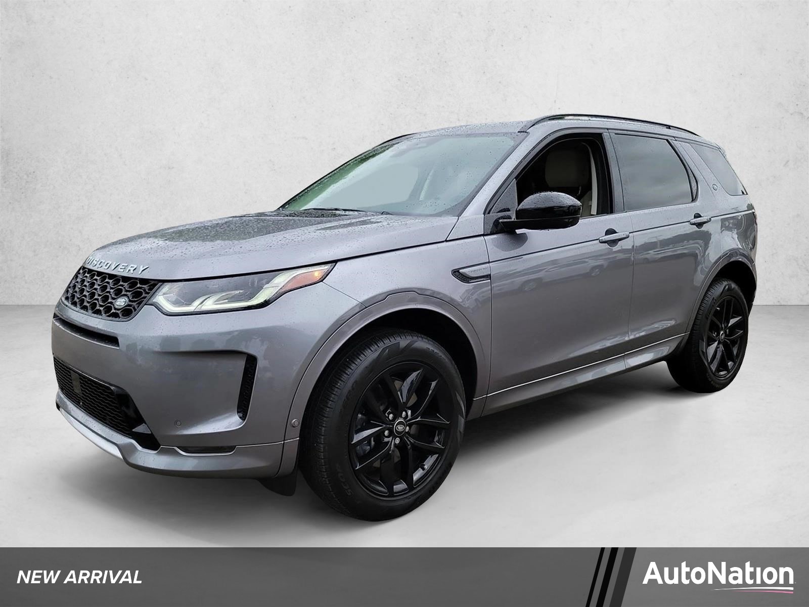 2025 Land Rover Discovery Sport 2.0 S's photo