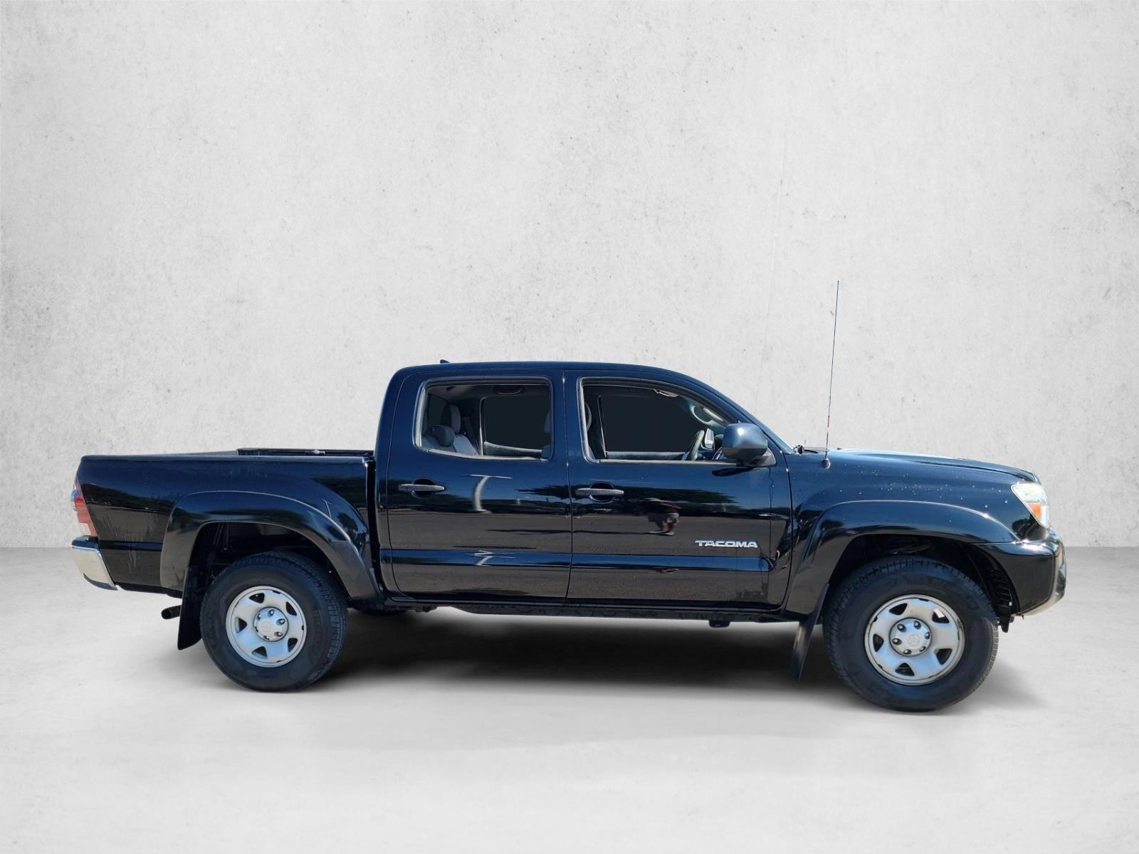 2015 Toyota Tacoma V6 photo 4