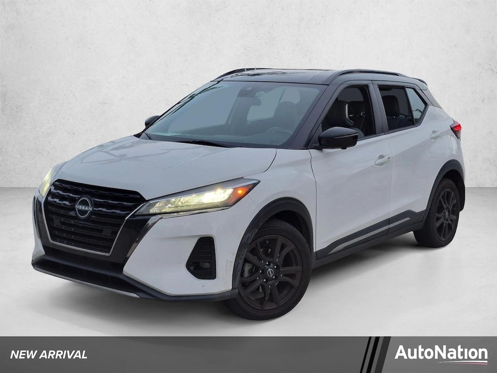 Used 2023 Nissan Kicks SR SUV