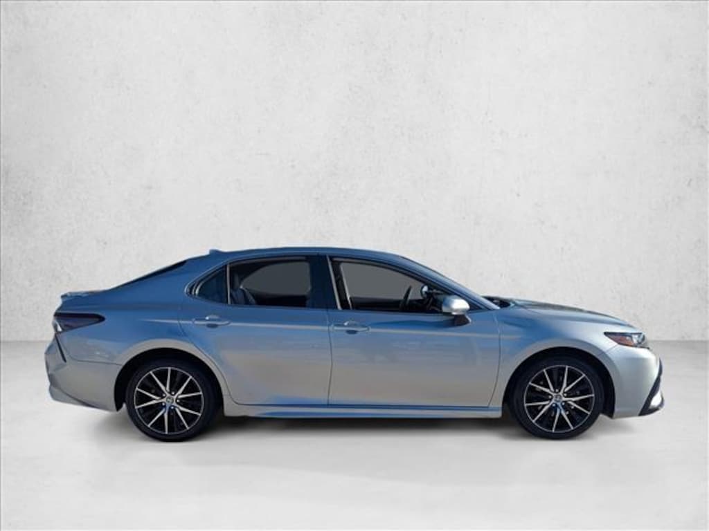 Used 2021 Toyota Camry SE Sedan