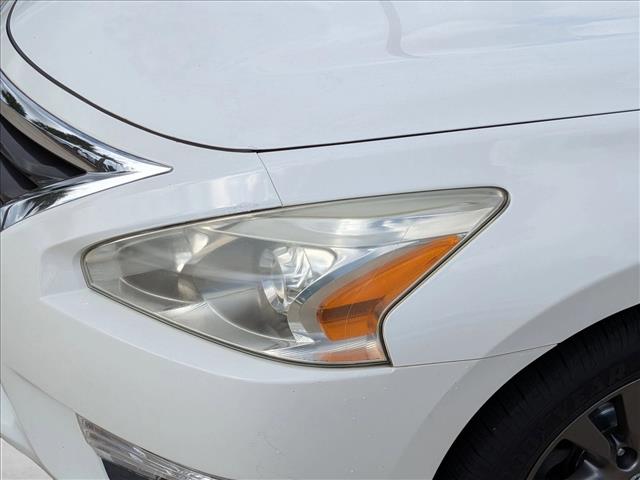 2015 Nissan Altima 2.5 S photo 2