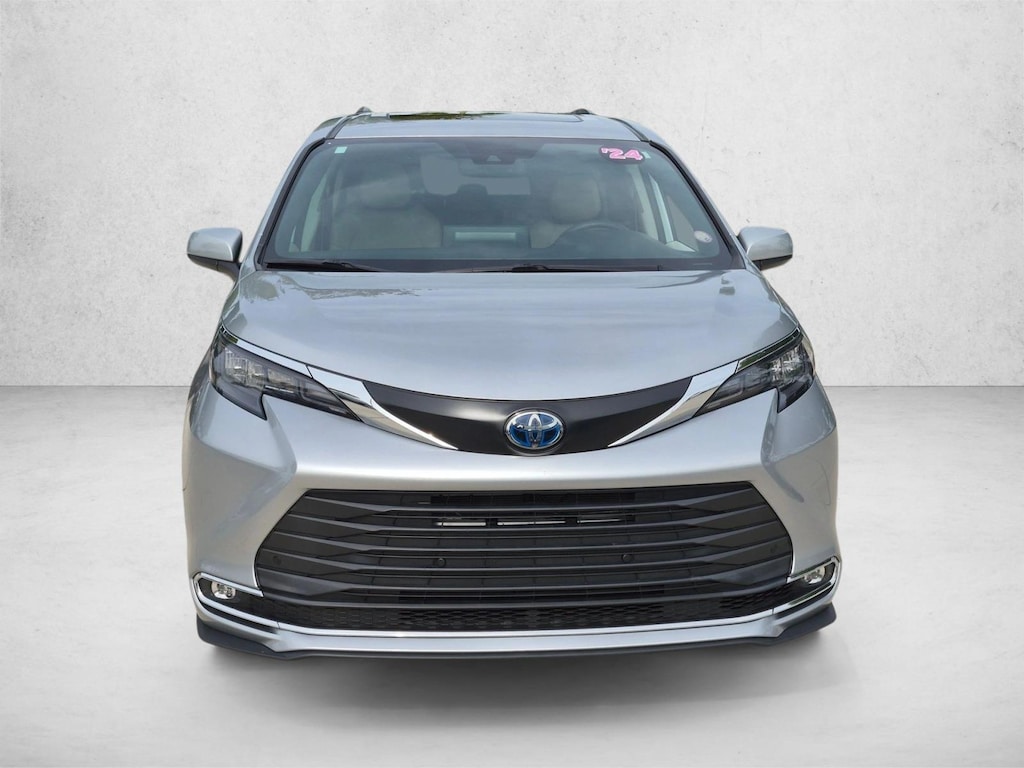 Certified 2024 Toyota Sienna XLE 8 Passenger Van Passenger Van