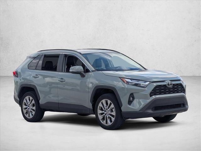 2023 Toyota RAV4 XLE Premium photo 3