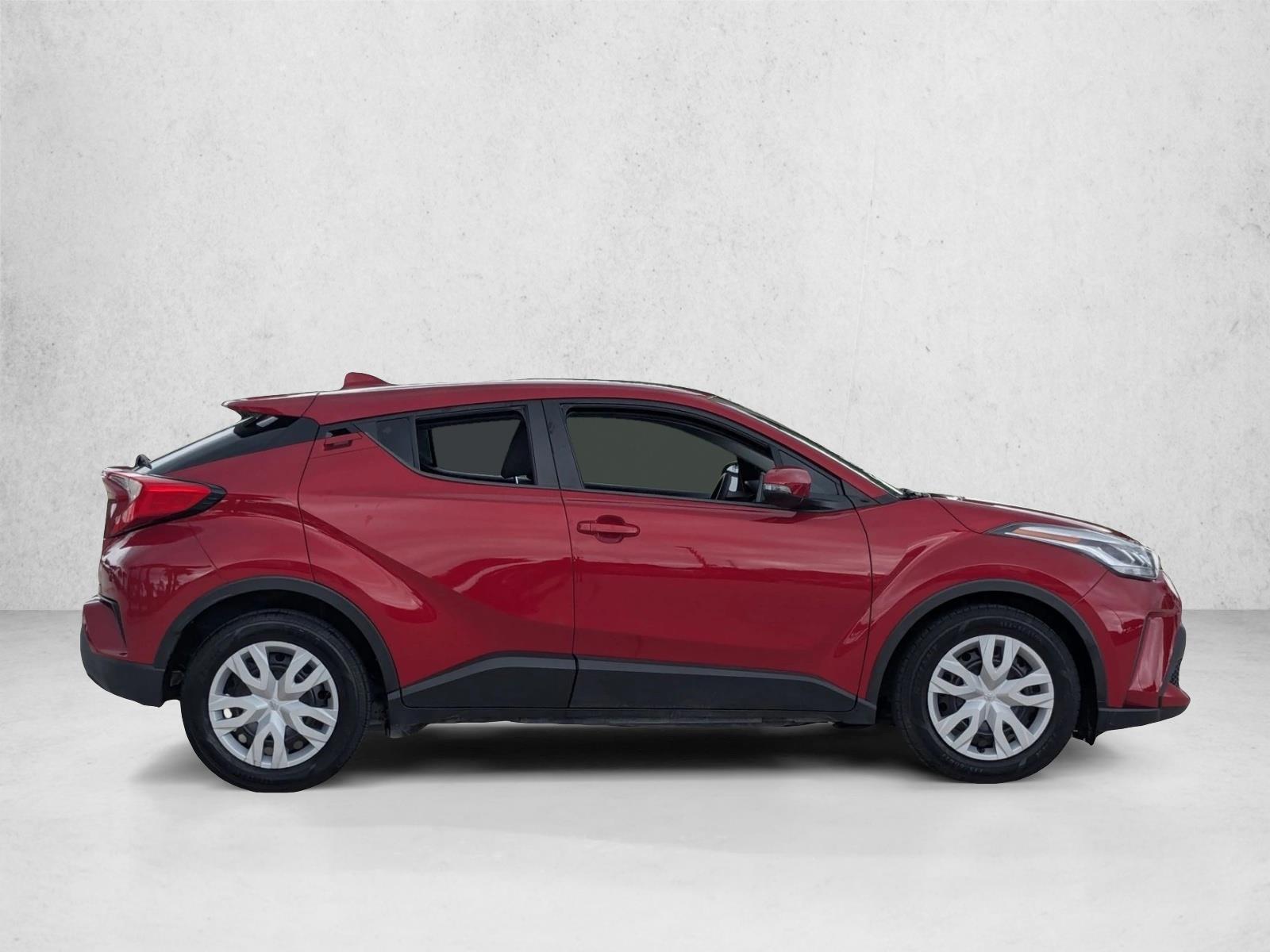 2020 Toyota C-HR LE photo 4