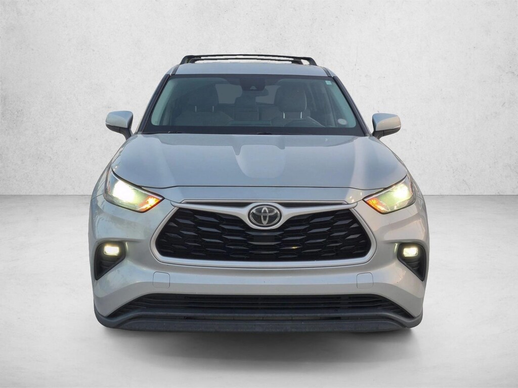 Used 2021 Toyota Highlander LE SUV