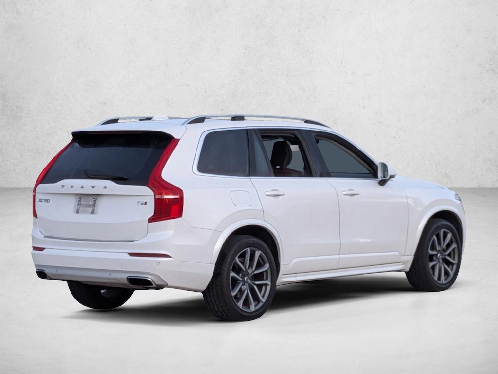 Used 2019 Volvo XC90 T6 Momentum SUV