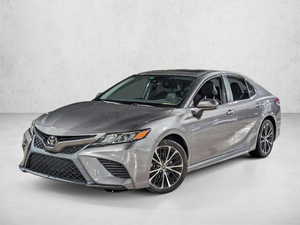 Used 2019 Toyota Camry SE Sedan
