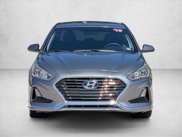 2019 Hyundai Sonata SE photo 2
