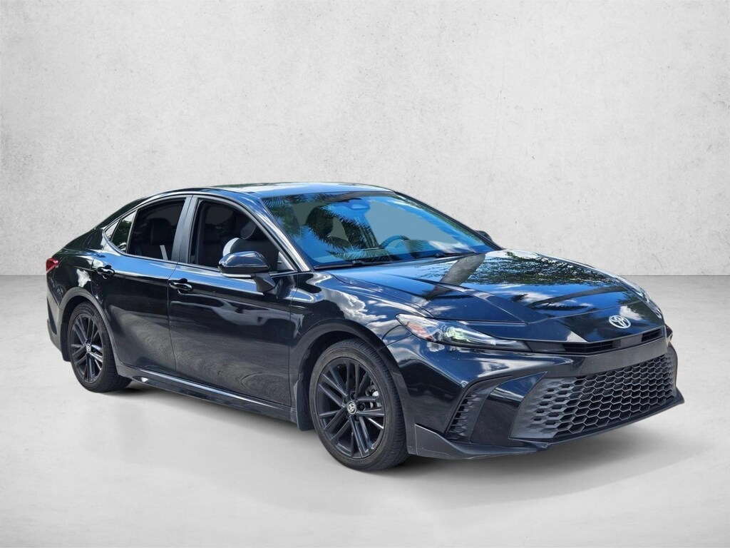 Used 2025 Toyota Camry SE Sedan