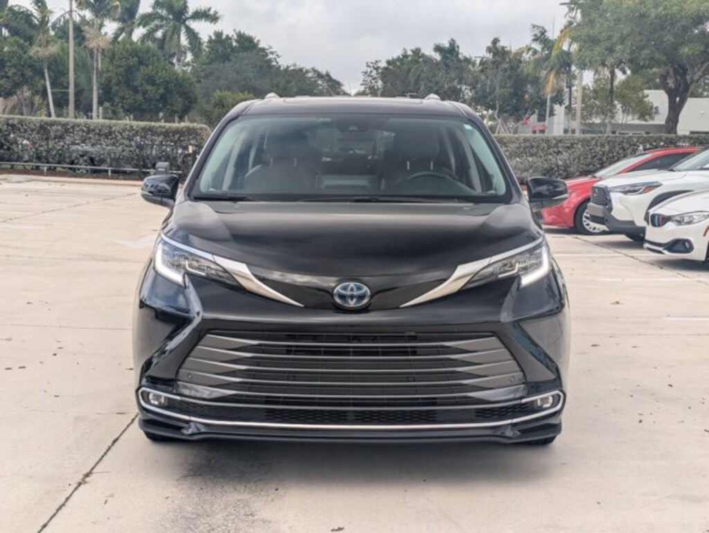 Used 2021 Toyota Sienna Limited 7 Passenger Van