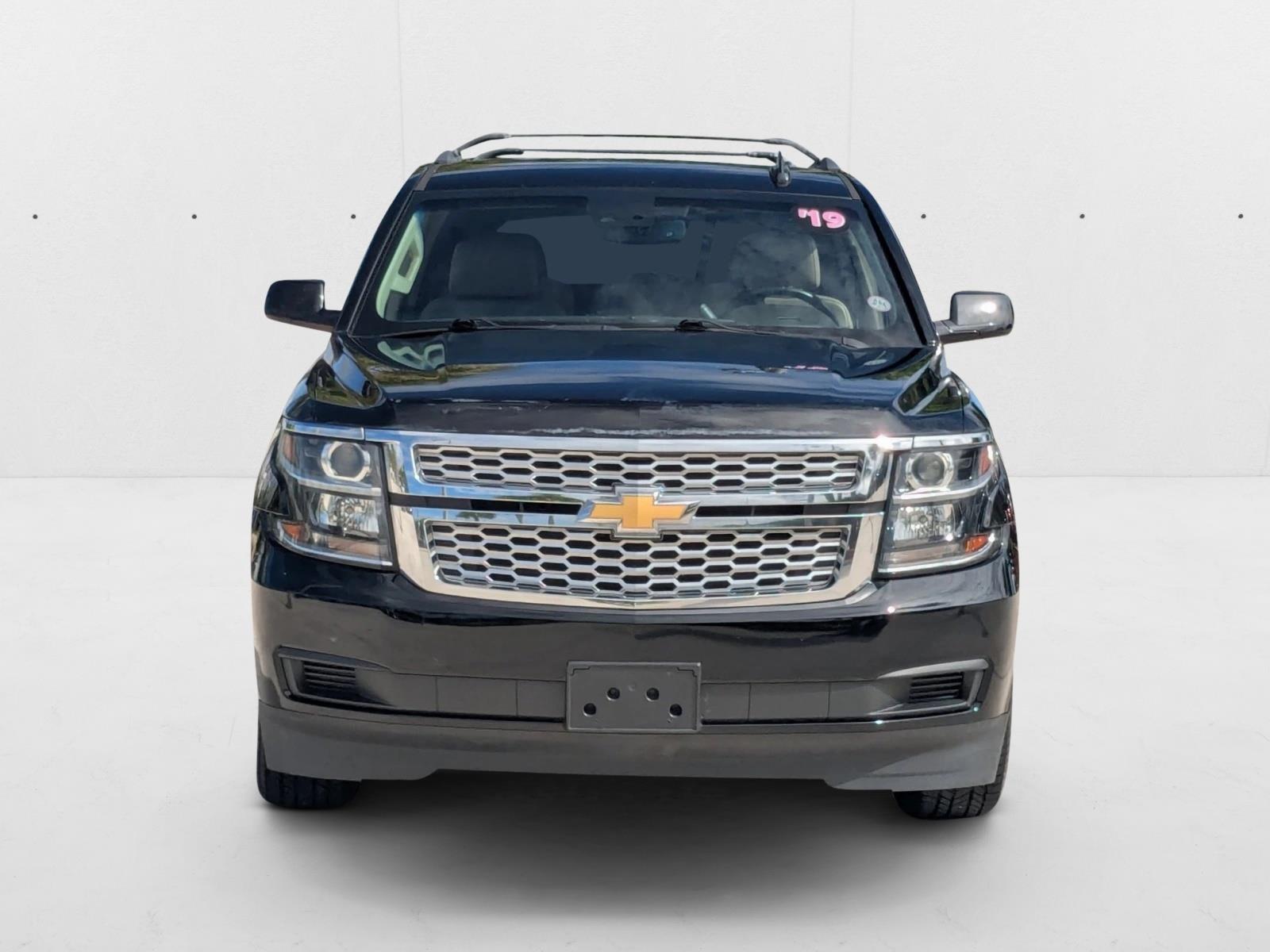 2019 Chevrolet Tahoe LT photo 2