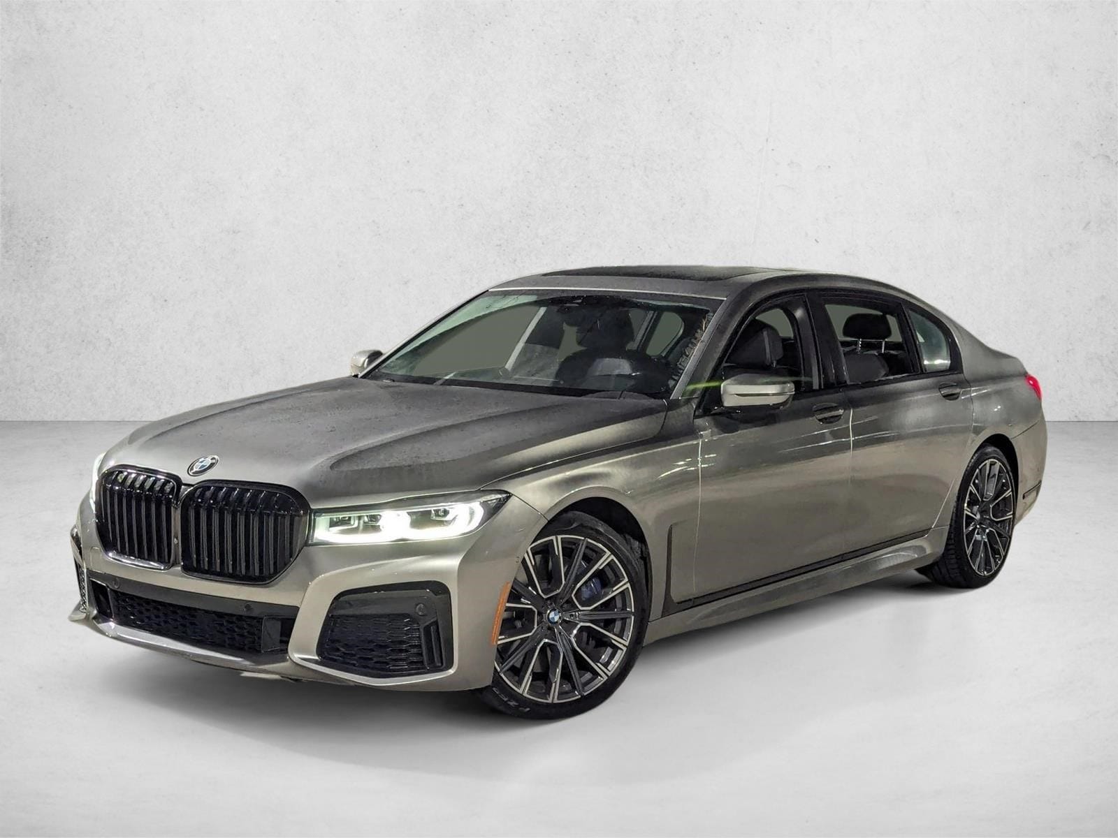 2020 BMW 7 Series 740i's photo
