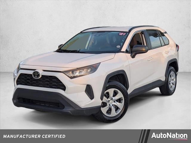 2021 Toyota RAV4 LE's photo