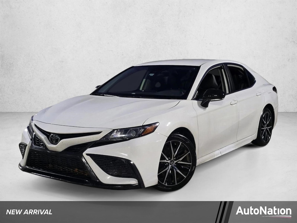Used 2023 Toyota Camry SE Sedan