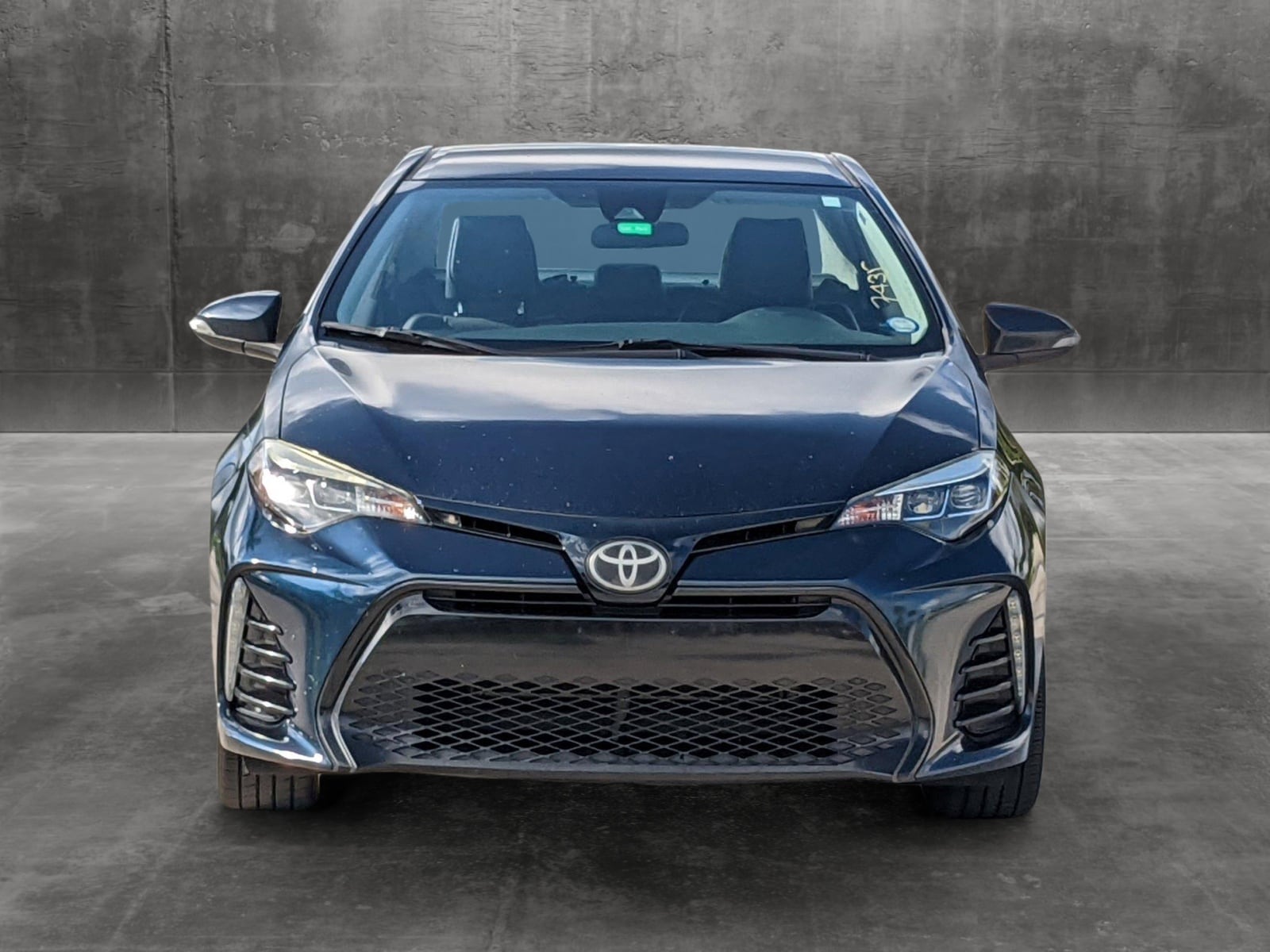 Used 2018 Toyota Corolla SE with VIN 5YFBURHE7JP796089 for sale in Davie, FL