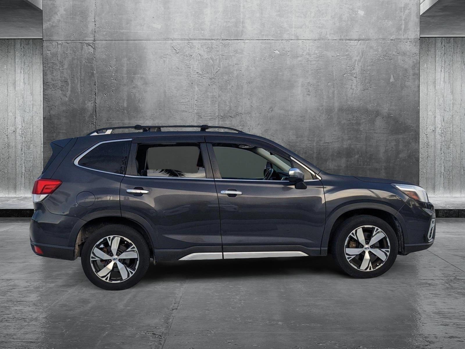 2019 Subaru Forester Touring photo 4