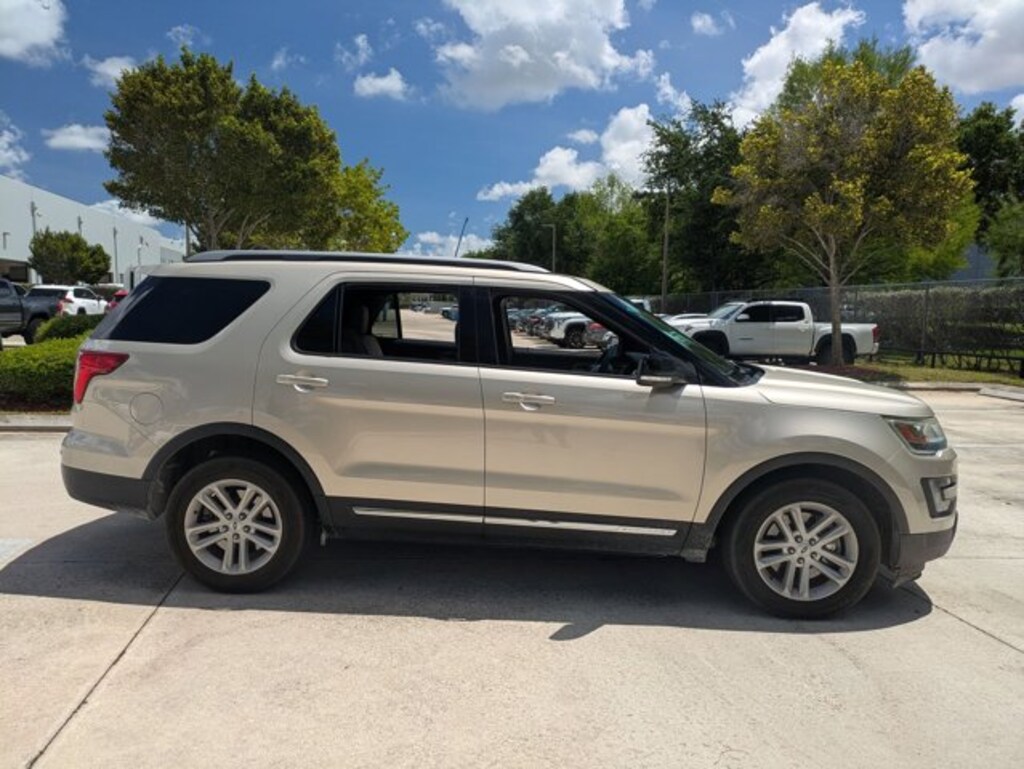 Used 2017 Ford Explorer XLT SUV