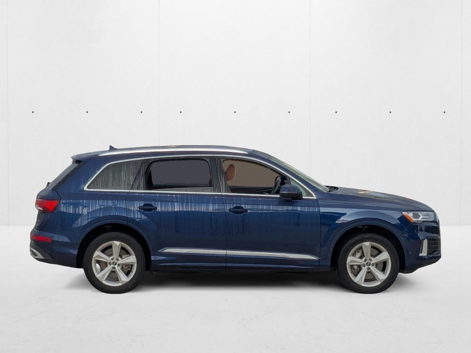 2022 Audi Q7 45 Premium photo 3