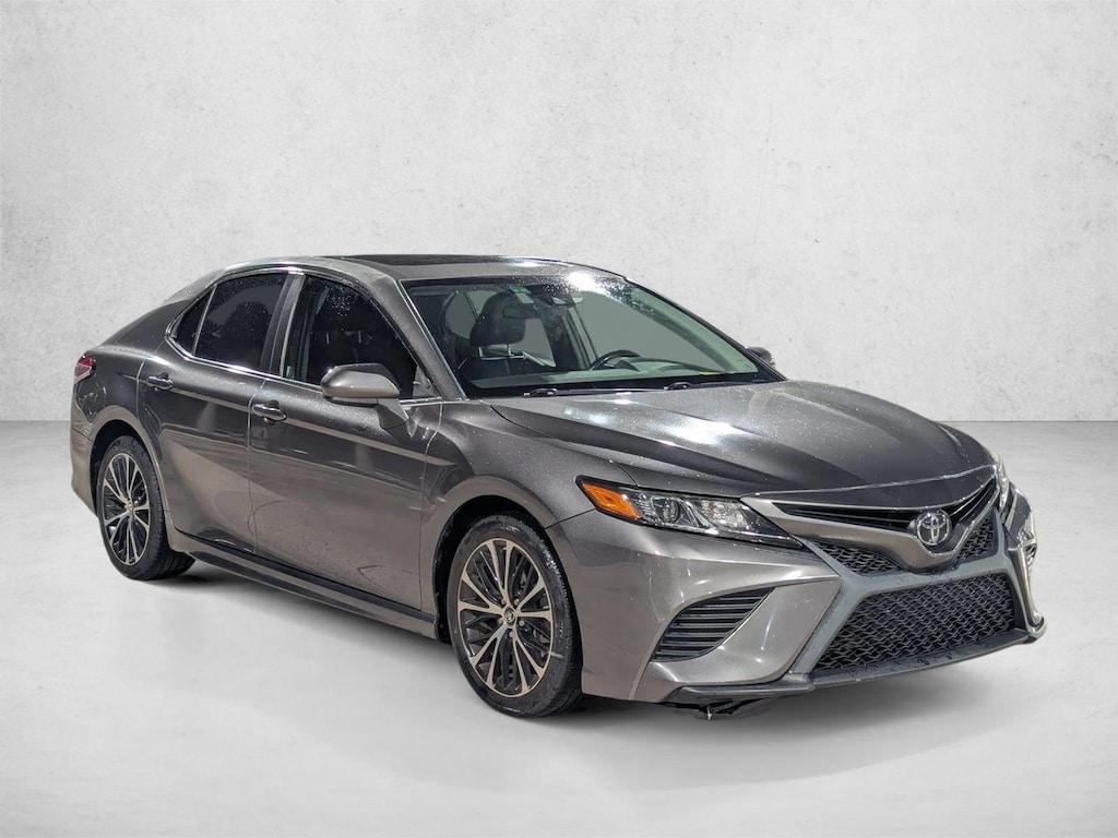 Used 2019 Toyota Camry SE Sedan