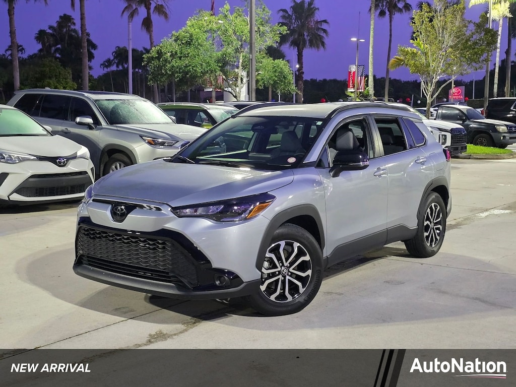Used 2025 Toyota Corolla Cross Hybrid SE SUV