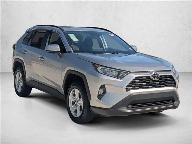2021 Toyota RAV4 XLE photo 3