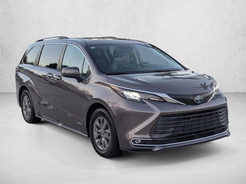 Certified 2021 Toyota Sienna XLE 8 Passenger Van