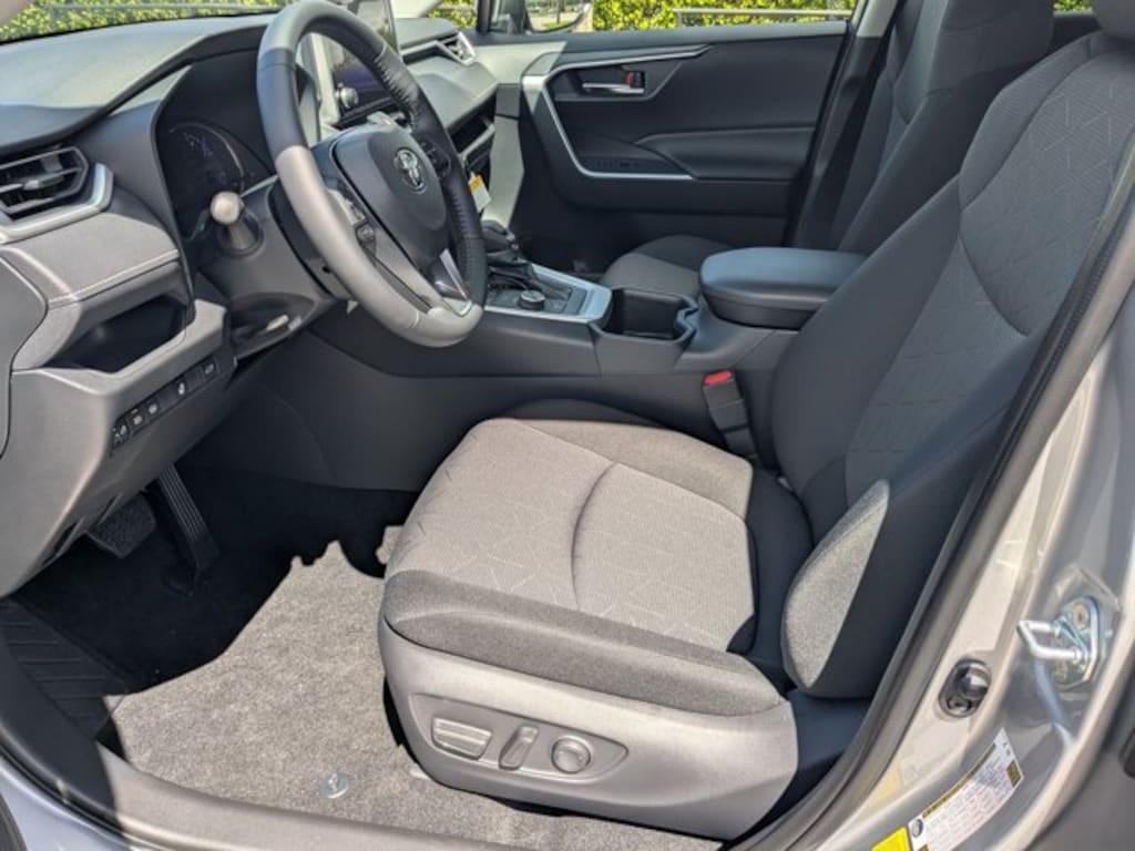 Used 2025 Toyota RAV4 Hybrid XLE SUV