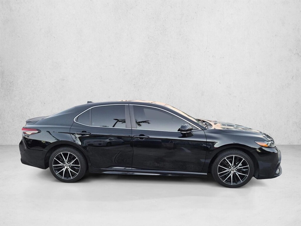 Used 2022 Toyota Camry SE Sedan
