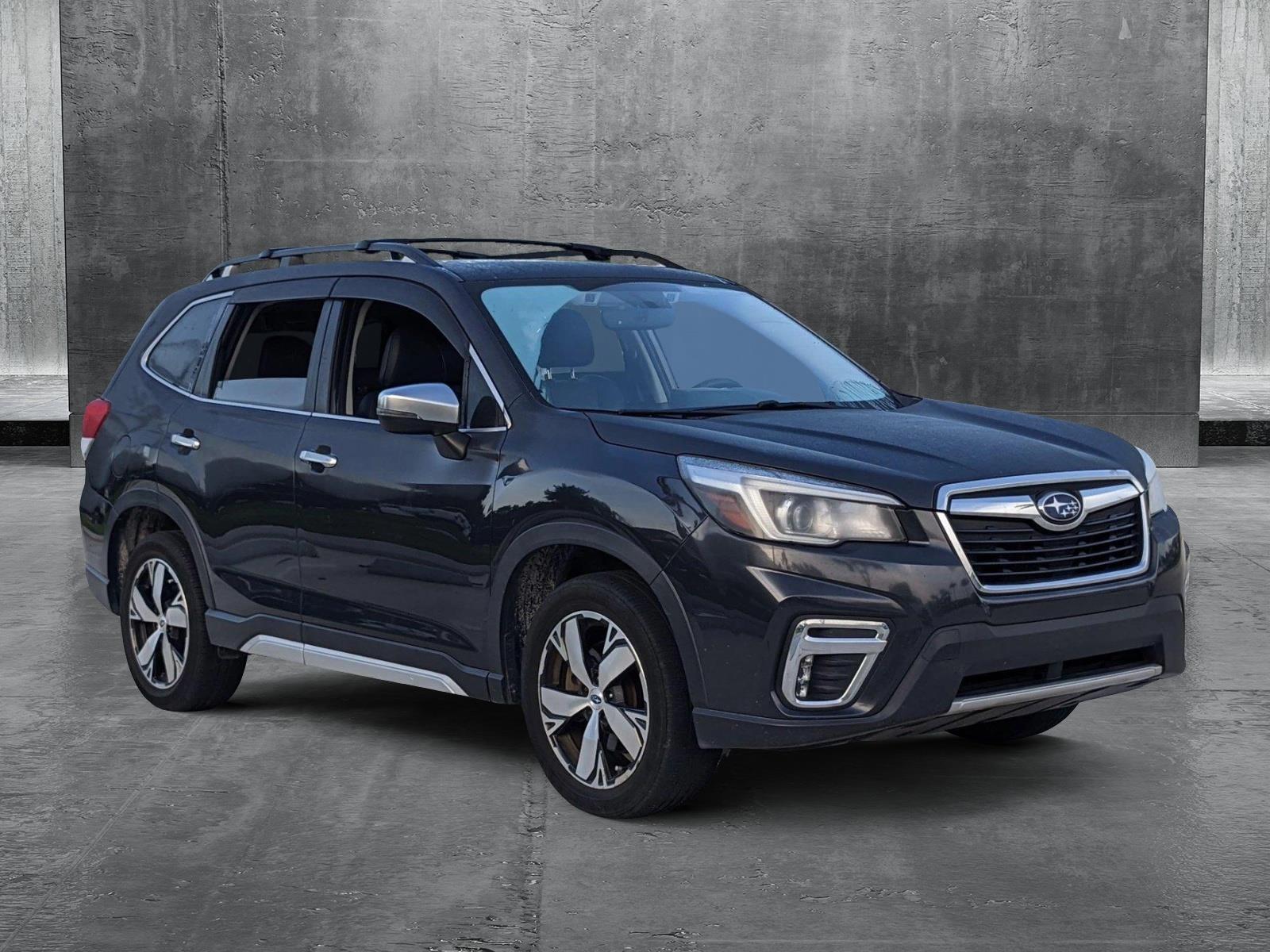 2019 Subaru Forester Touring photo 3
