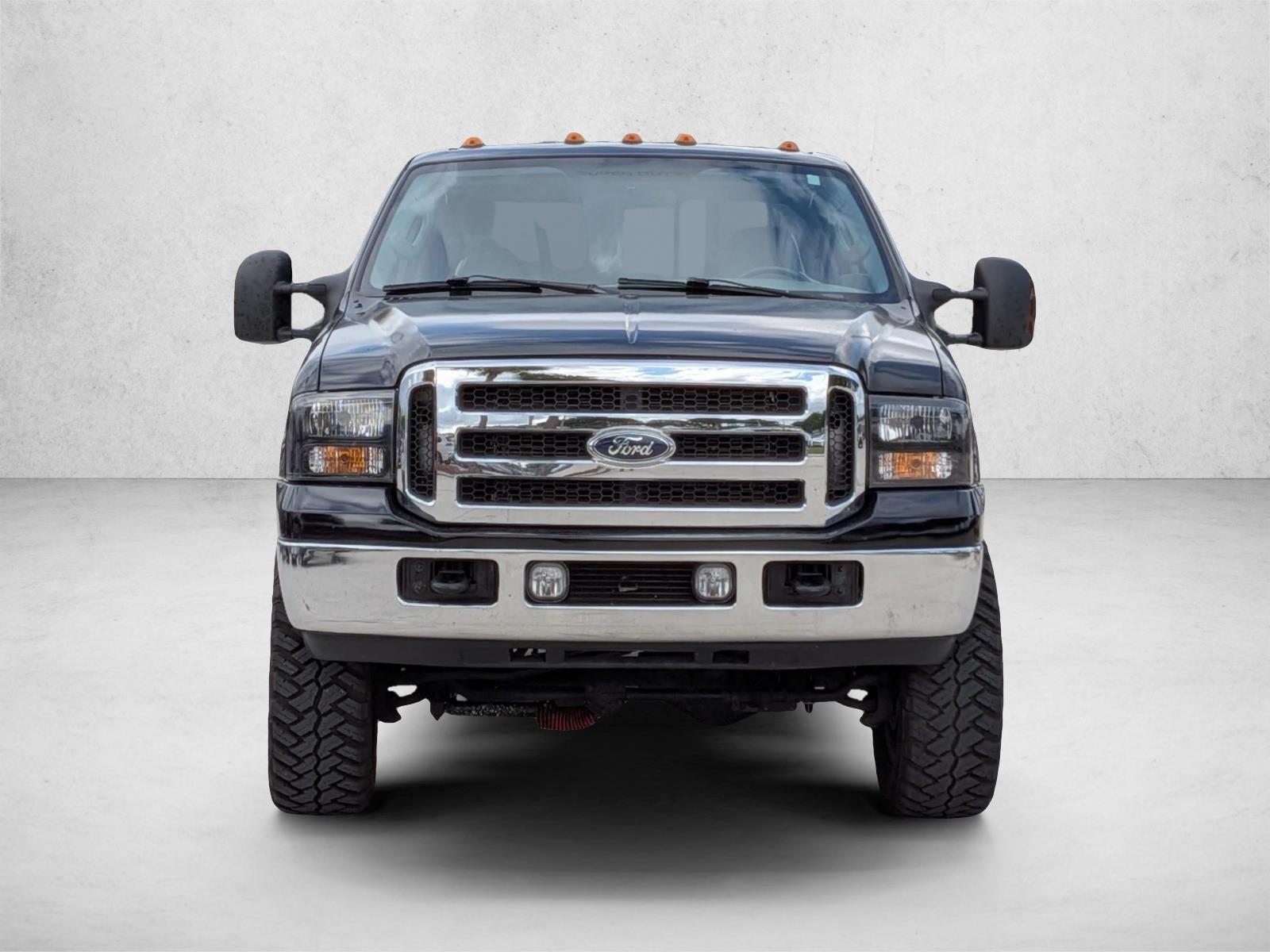 2004 Ford F-250 Lariat photo 2