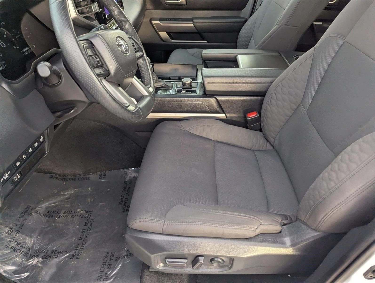 2025 Toyota Sequoia SR5 - Photo 15