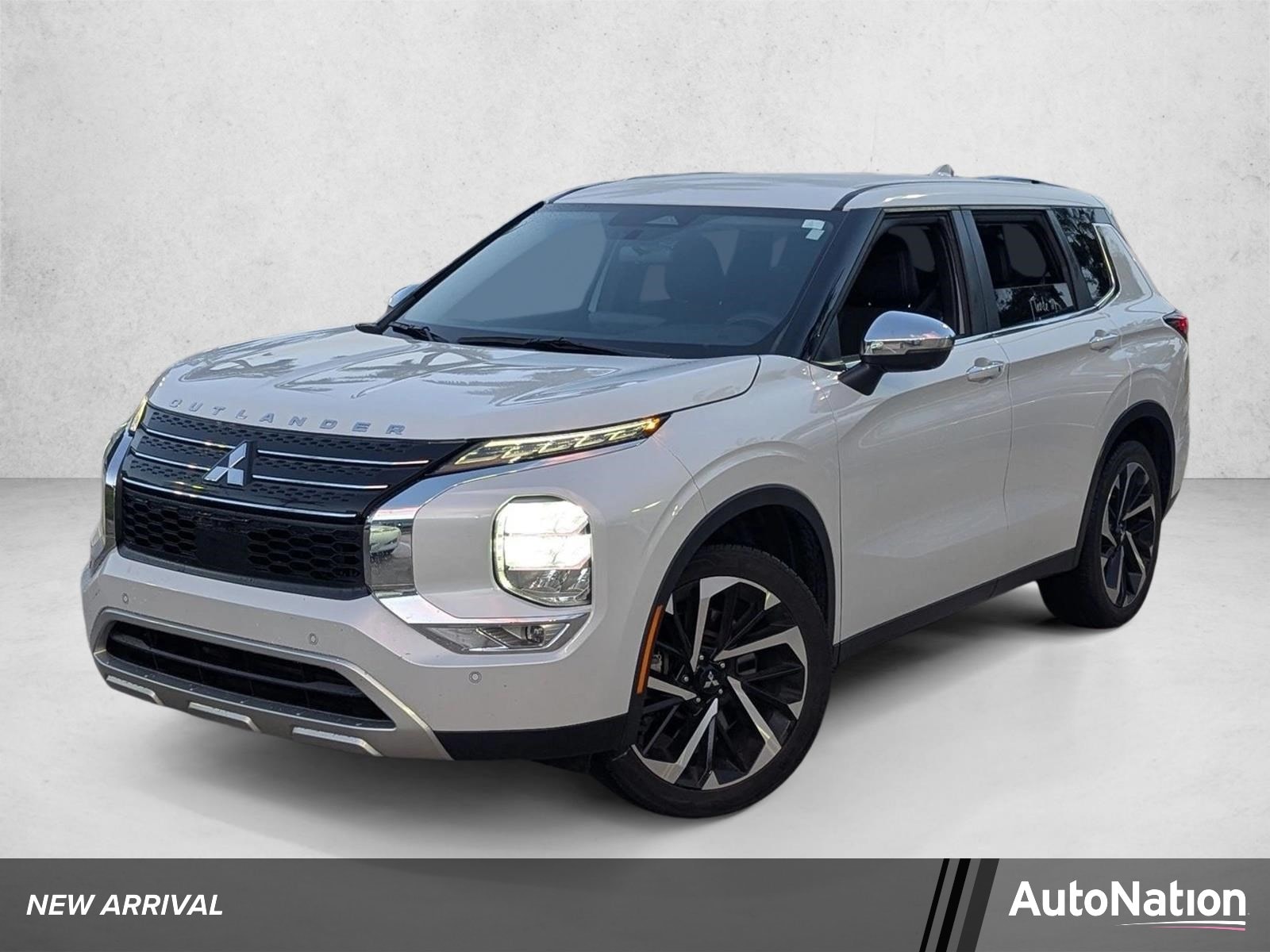 2022 Mitsubishi Outlander SE FWD's photo