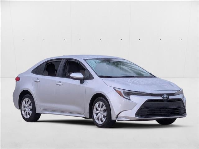 2023 Toyota Corolla Hybrid LE photo 2