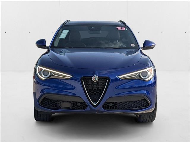 2022 Alfa Romeo Stelvio Ti photo 2