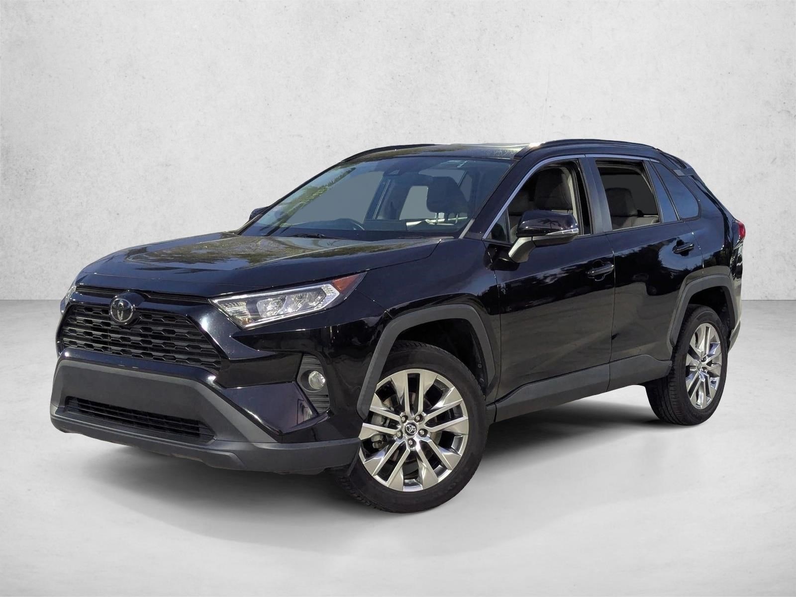 2020 Toyota RAV4 XLE Premium's photo