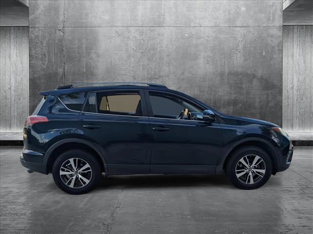 2017 Toyota RAV4 XLE photo 4