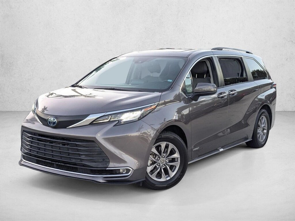 Certified 2021 Toyota Sienna XLE 8 Passenger Van