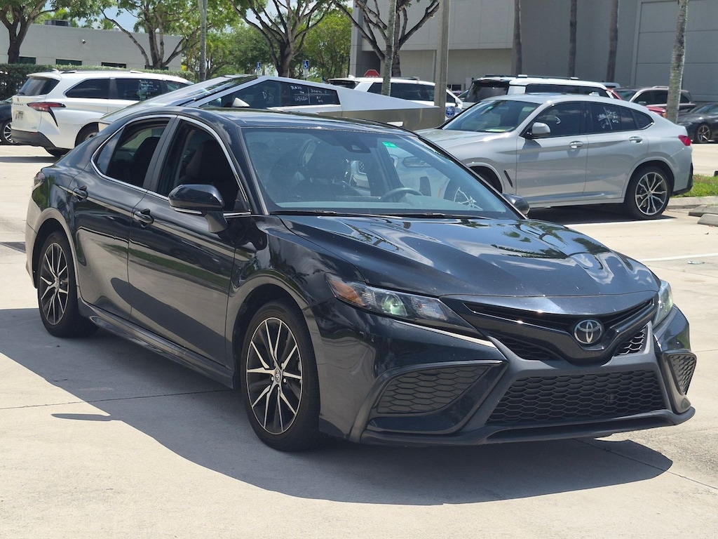 Used 2023 Toyota Camry SE Sedan