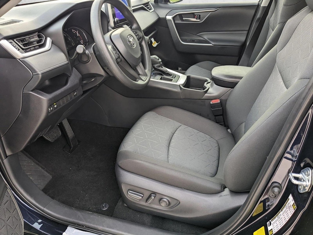 Used 2025 Toyota RAV4 XLE SUV