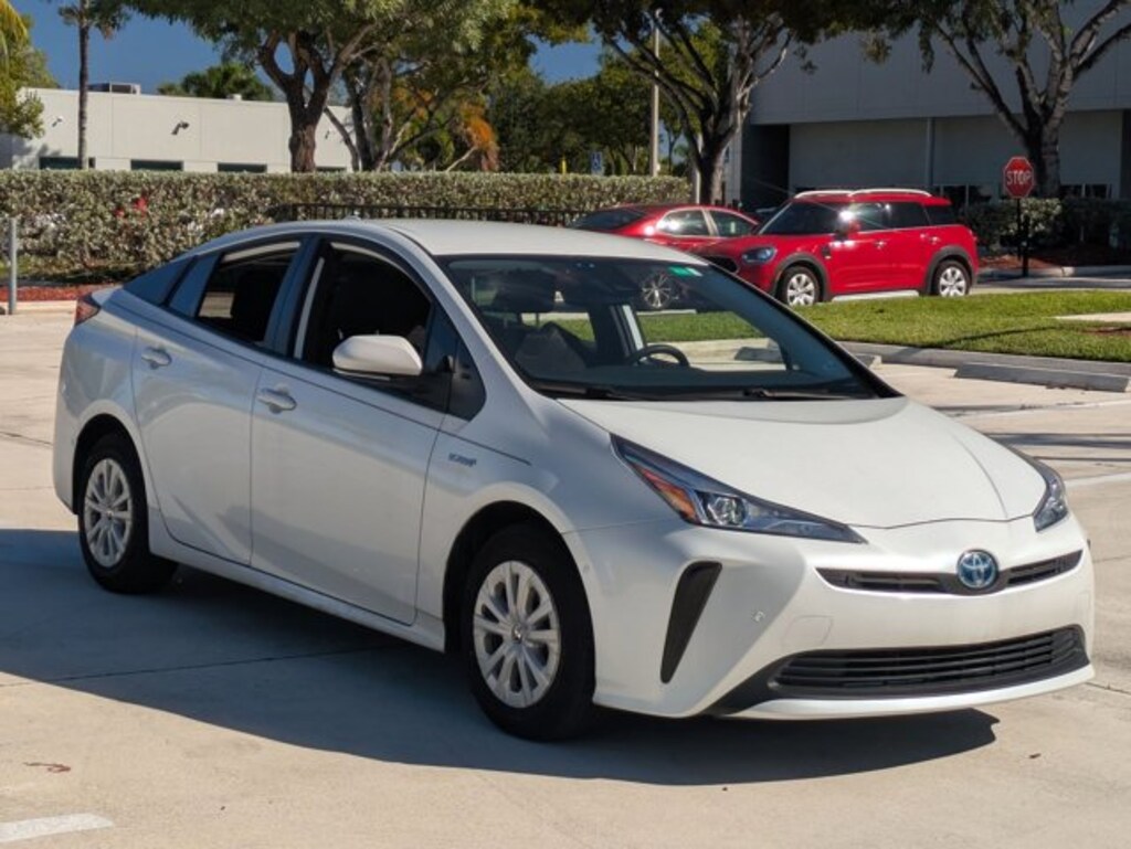 Used 2022 Toyota Prius LE Hatchback